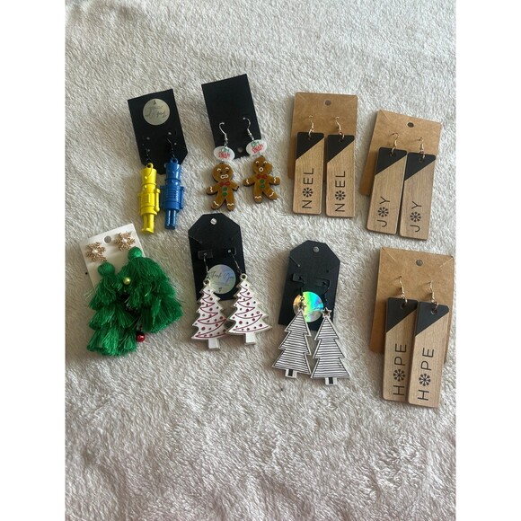Christmas earring lot - 8 new earrings - Picture 1 of 5